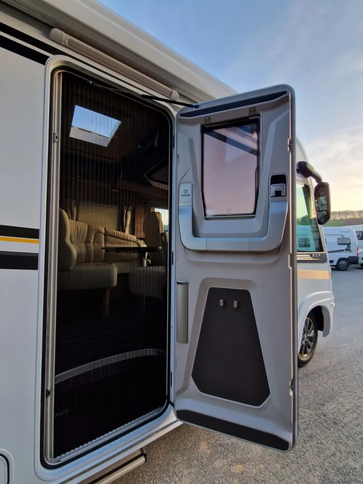 Fahrzeugbild Knaus Sun i 700 LEG #30