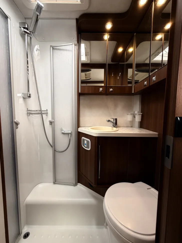 Fahrzeugbild LMC Breezer V 646 G Solar, Dachklima, AHK #14