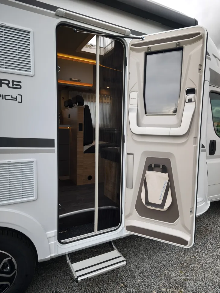 Fahrzeugbild Weinsberg CaraSuite EDITION SPICY 650 MF #31