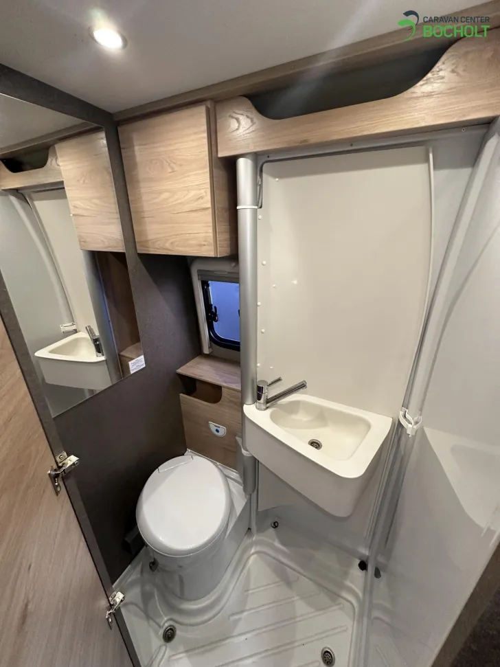 Fahrzeugbild Dethleffs Globetrail CVD 600 DS Aufstelldach / Rahmenfenster #12