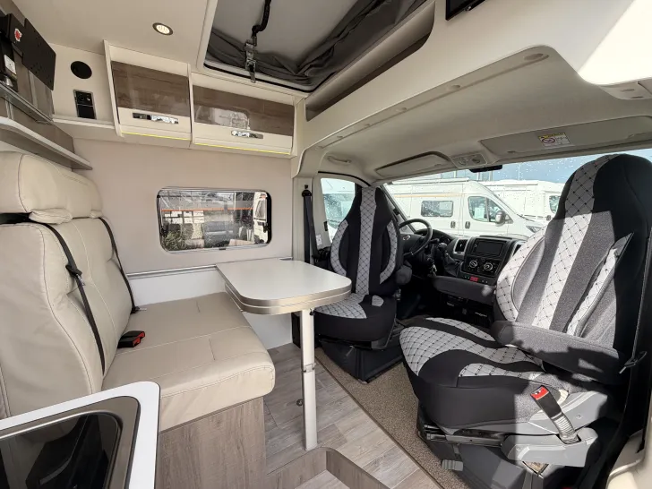 Fahrzeugbild Mooveo VAN 60DB Aufstelldach, 2 x Klima #11