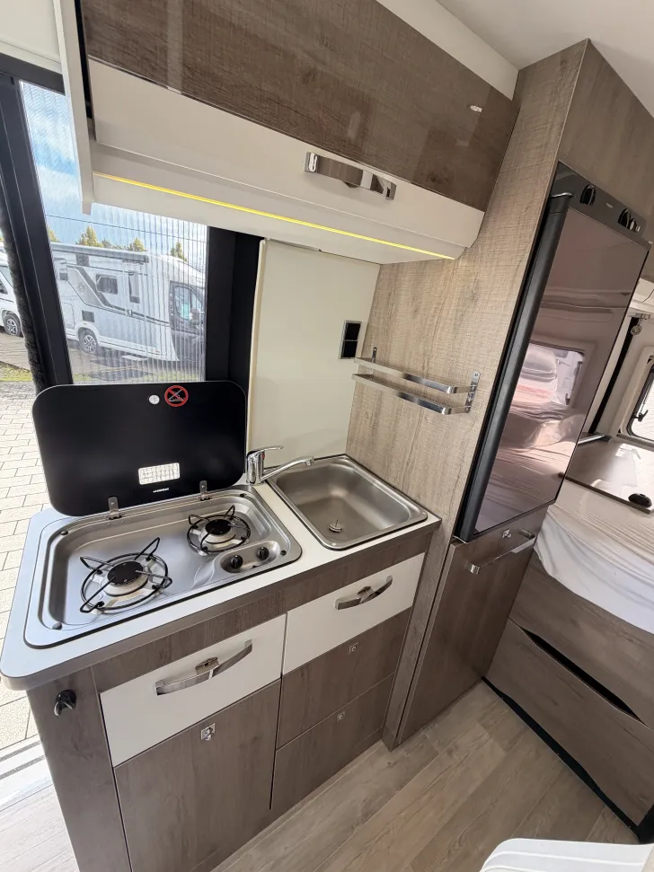 Fahrzeugbild Mooveo VAN 60DB Aufstelldach, 2 x Klima #12