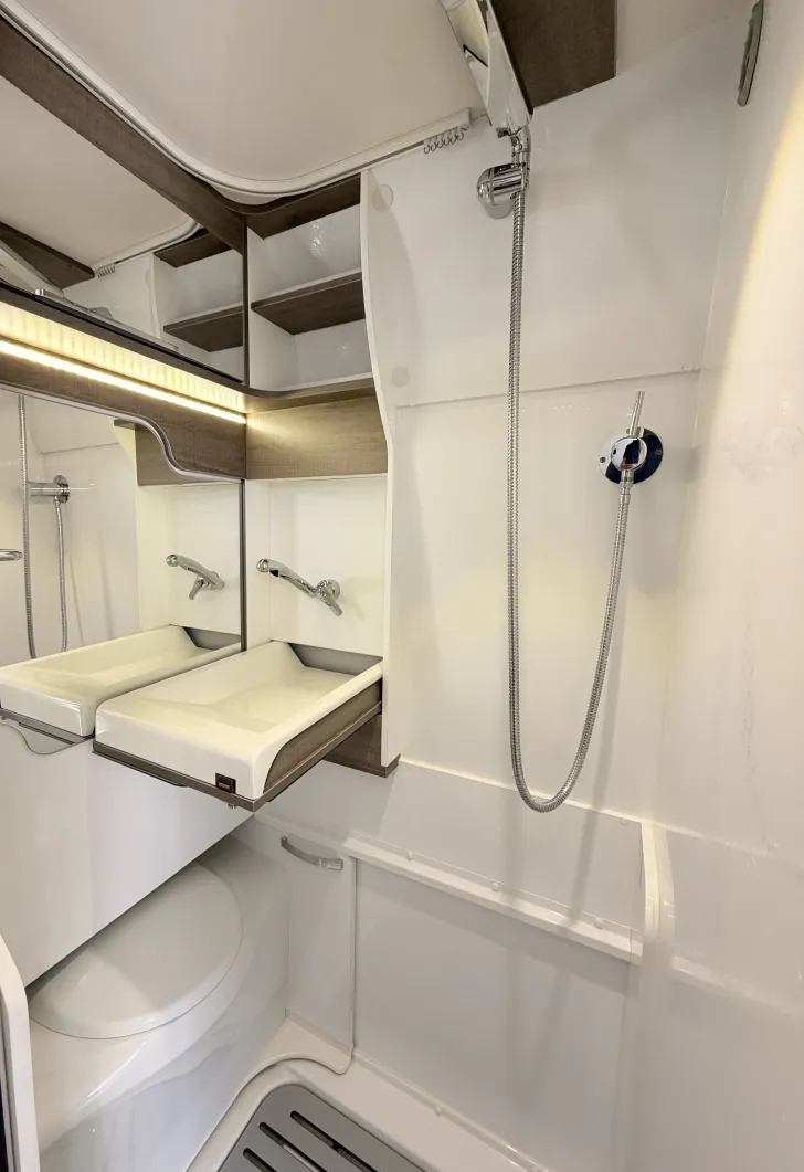 Fahrzeugbild Mooveo VAN 60DB Aufstelldach, 2 x Klima #17