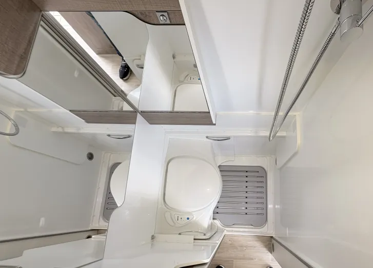 Fahrzeugbild Mooveo VAN 60DB Aufstelldach, 2 x Klima #18