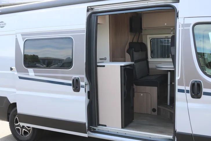 Fahrzeugbild Carado Camper Van CV600 AT8G+TV+Combi4D+Doppel RFK #7