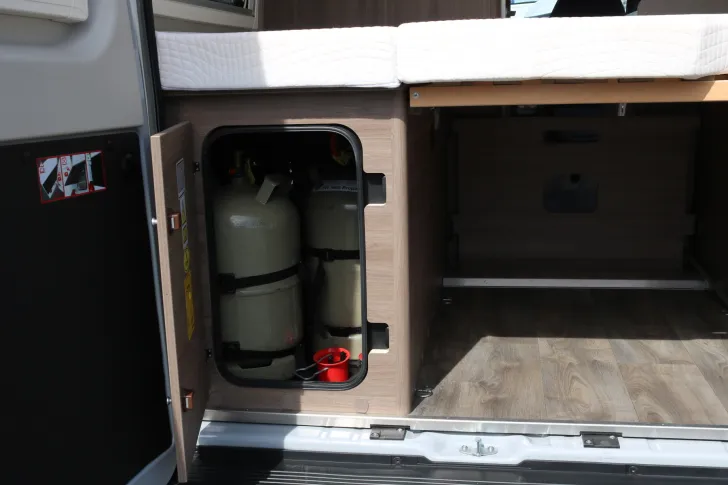 Fahrzeugbild Carado Camper Van CV600 AT8G+TV+Combi4D+Doppel RFK #9