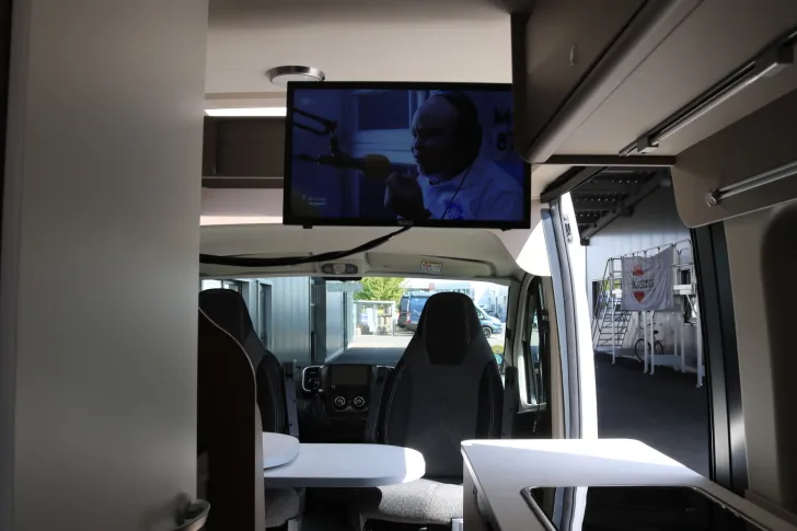 Fahrzeugbild Carado Camper Van CV600 AT8G+TV+Combi4D+Doppel RFK #27