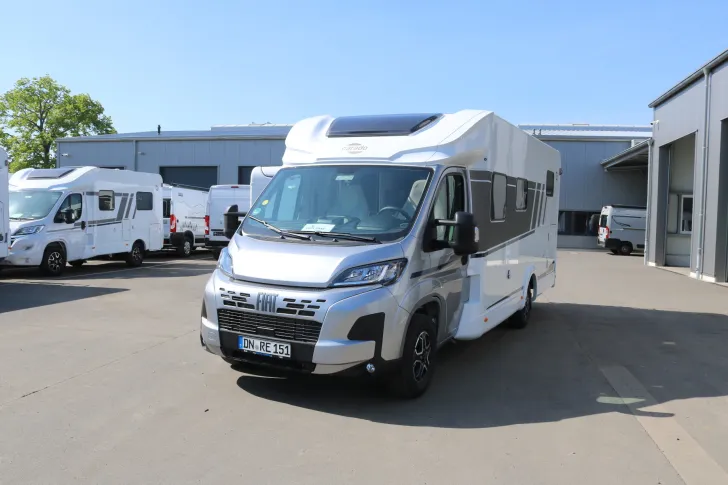 Fahrzeugbild Carado T 447 AT8G+TV+Thule+DoppelRFK+Hubbett #1
