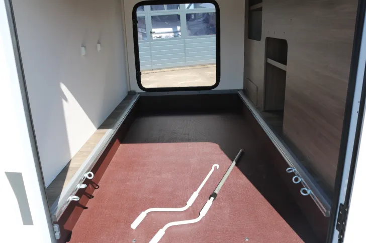 Fahrzeugbild Carado T 447 AT8G+TV+Thule+DoppelRFK+Hubbett #8