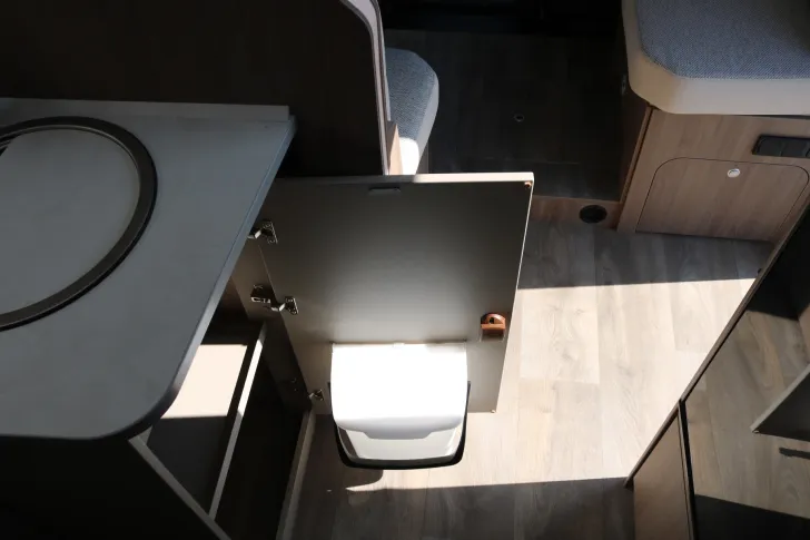 Fahrzeugbild Carado T 447 AT8G+TV+Thule+DoppelRFK+Hubbett #26