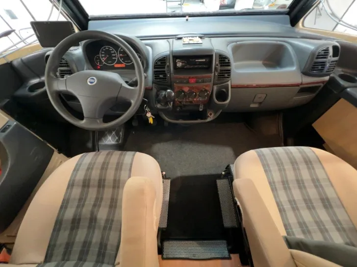 Fahrzeugbild Dethleffs Esprit I 5830/Hubbett/Markise/Finanzierung #6
