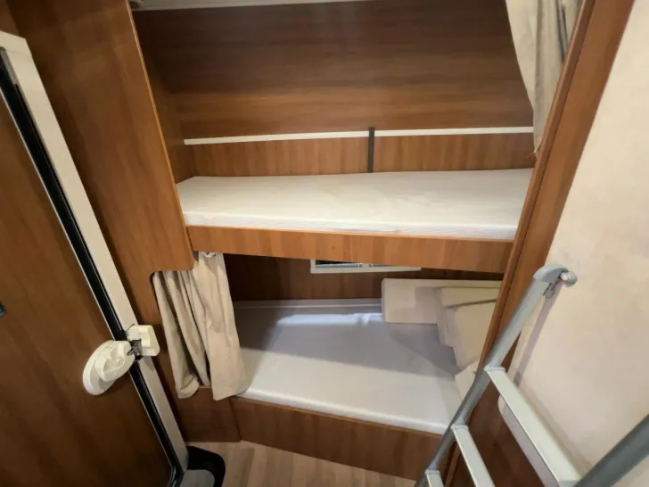 Fahrzeugbild Rimor Katamarano9/Etagenbetten/2xKlima/Garage/Markise #12