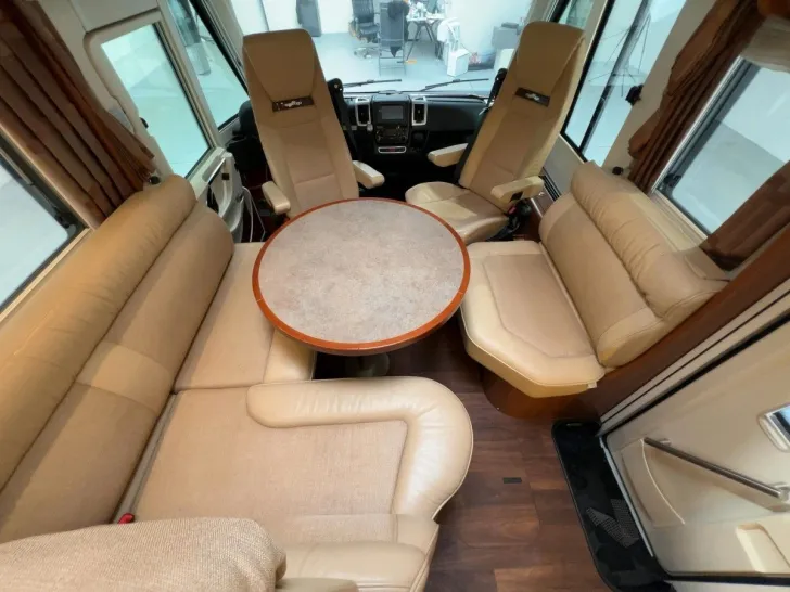 Fahrzeugbild Carthago Chic E-Line I51 Yachting Aut./Einzelbett/Hubbett #8