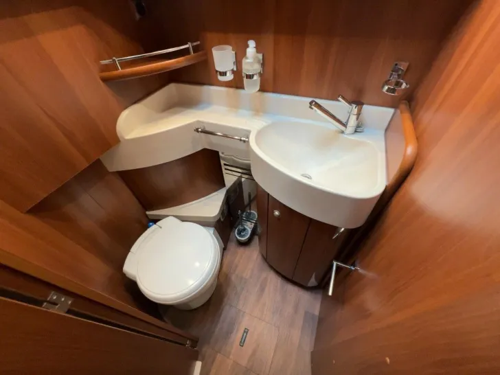 Fahrzeugbild Carthago Chic E-Line I51 Yachting Aut./Einzelbett/Hubbett #16