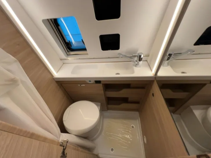 Fahrzeugbild Knaus Boxter Street 600 XL/Festbett/Hubbett/TRUMA #15