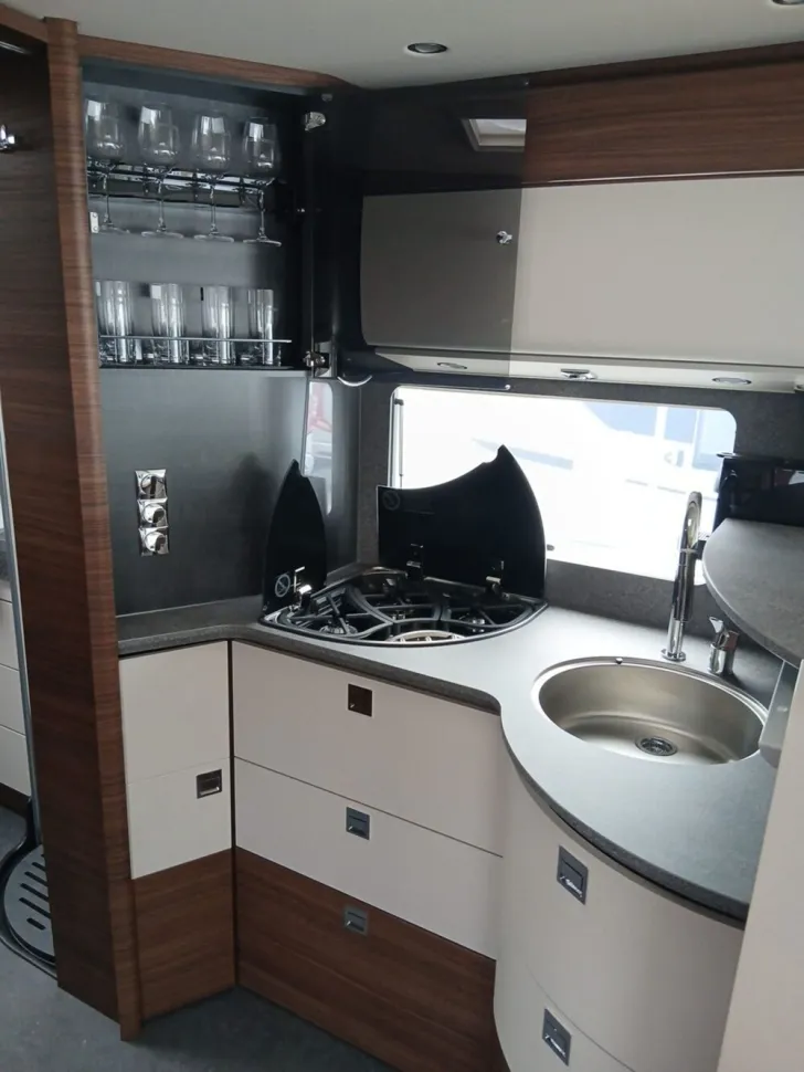 Fahrzeugbild Carthago chic c-line I 6.2 XL QB #13