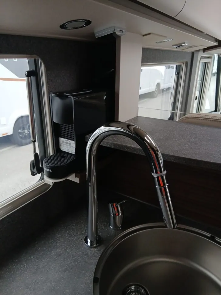 Fahrzeugbild Carthago chic c-line I 6.2 XL QB #22