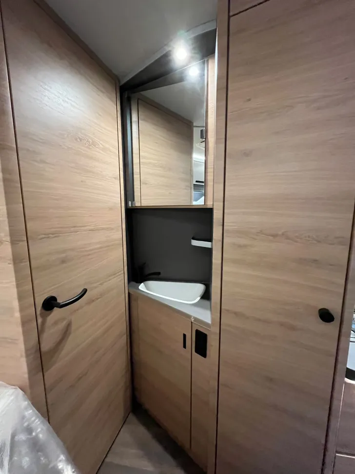 Fahrzeugbild Knaus L!VE WAVE 650 MF Platinum Selection Über 13% Reduziert Modell 2027 #12