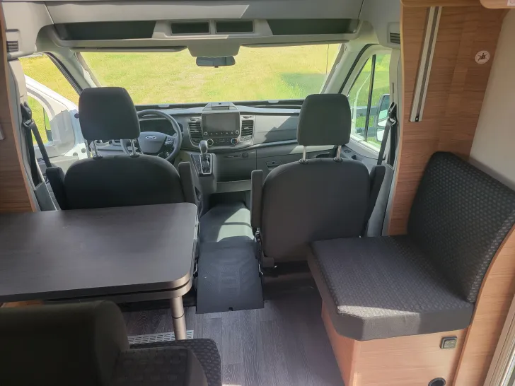 Fahrzeugbild Weinsberg CaraSuite 700 MEG neuwertig #6