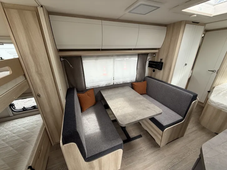 Fahrzeugbild Hobby De Luxe 540 KMFe Auflastung 1.800 kg Garage #11