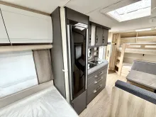 Fahrzeugbild Hobby De Luxe 540 KMFe Auflastung 1.800 kg Garage #25