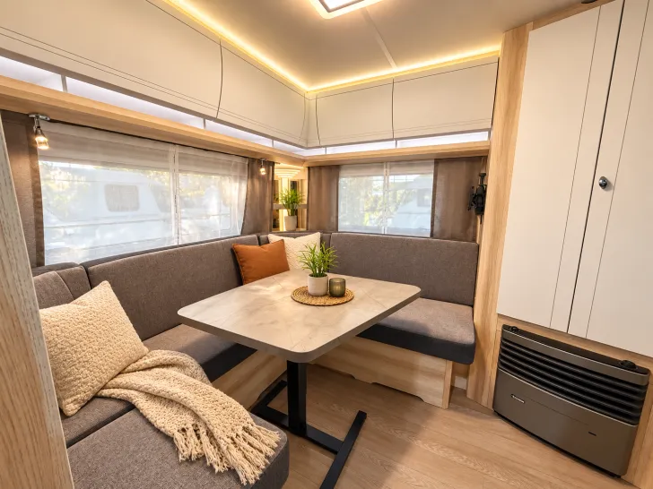 Fahrzeugbild Hobby De Luxe 495 UL Modelljahr 2027 ausgestellt! #9