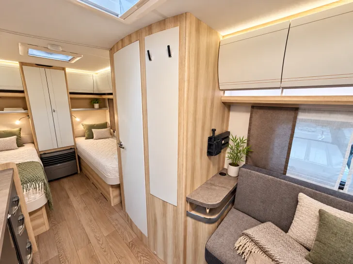 Fahrzeugbild Hobby De Luxe 460 LU Modelljahr 2027 ausgestellt! #17