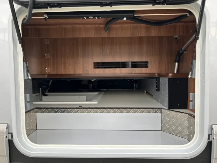 Fahrzeugbild Carthago chic e-line I 61 XL LE #24