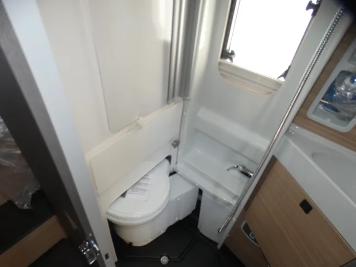 Fahrzeugbild Malibu Van Diversity 640 LE K charming GT skyview #25