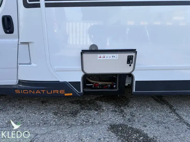 Fahrzeugbild Bürstner Signature SFT 7.4 #7