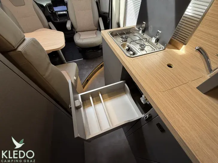 Fahrzeugbild Malibu Van First Class - Two Rooms 640 LE RB charming GT skyview #17
