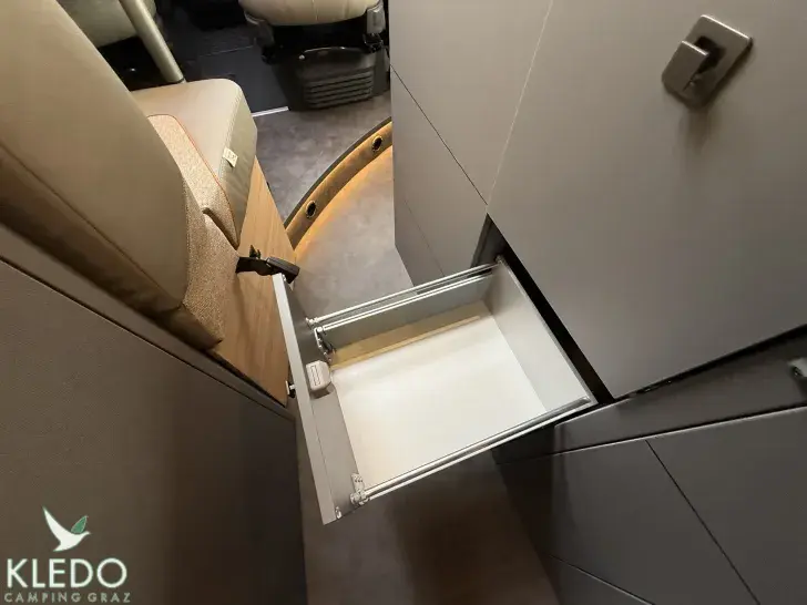 Fahrzeugbild Malibu Van First Class - Two Rooms 640 LE RB charming GT skyview #18