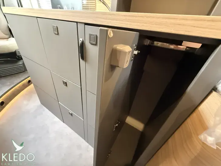Fahrzeugbild Malibu Van First Class - Two Rooms 640 LE RB charming GT skyview #22