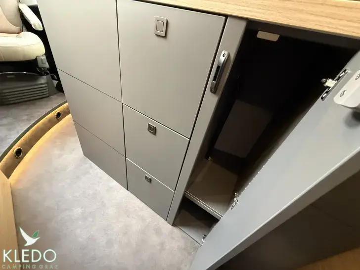 Fahrzeugbild Malibu Van First Class - Two Rooms 640 LE RB charming GT skyview #23