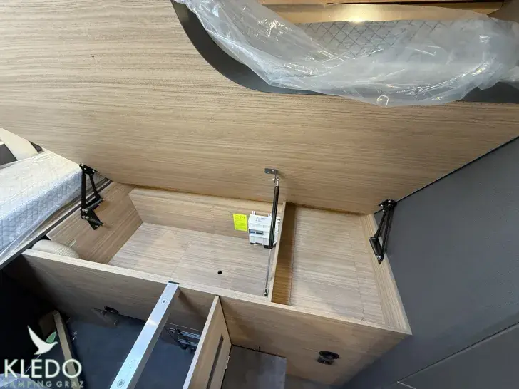 Fahrzeugbild Malibu Van First Class - Two Rooms 640 LE RB charming GT skyview #35