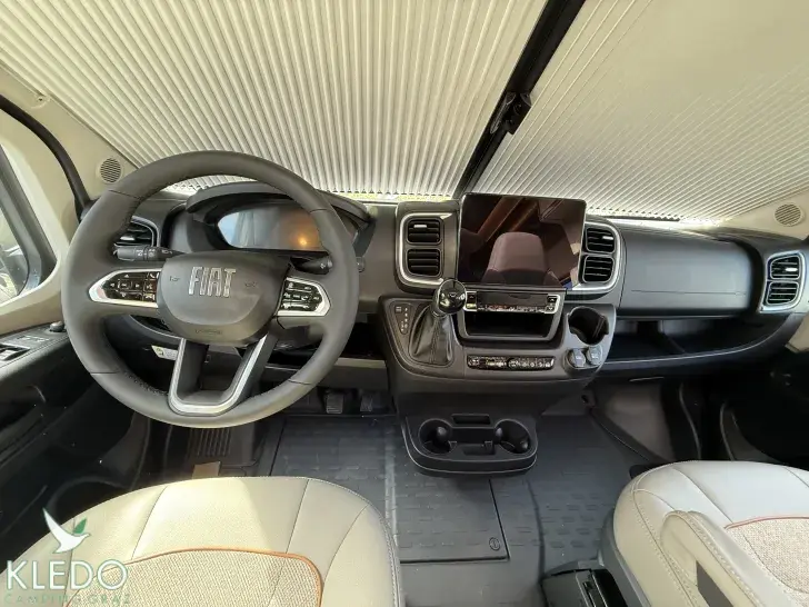Fahrzeugbild Malibu Van First Class - Two Rooms 640 LE RB charming GT skyview #37