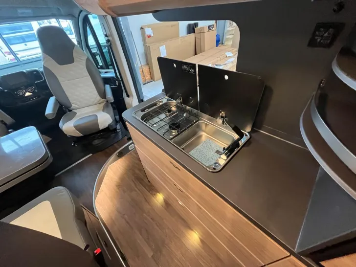 Fahrzeugbild Knaus BoxLife 600 MQ Platinum Selection Automatik, Aufstelldach, #12