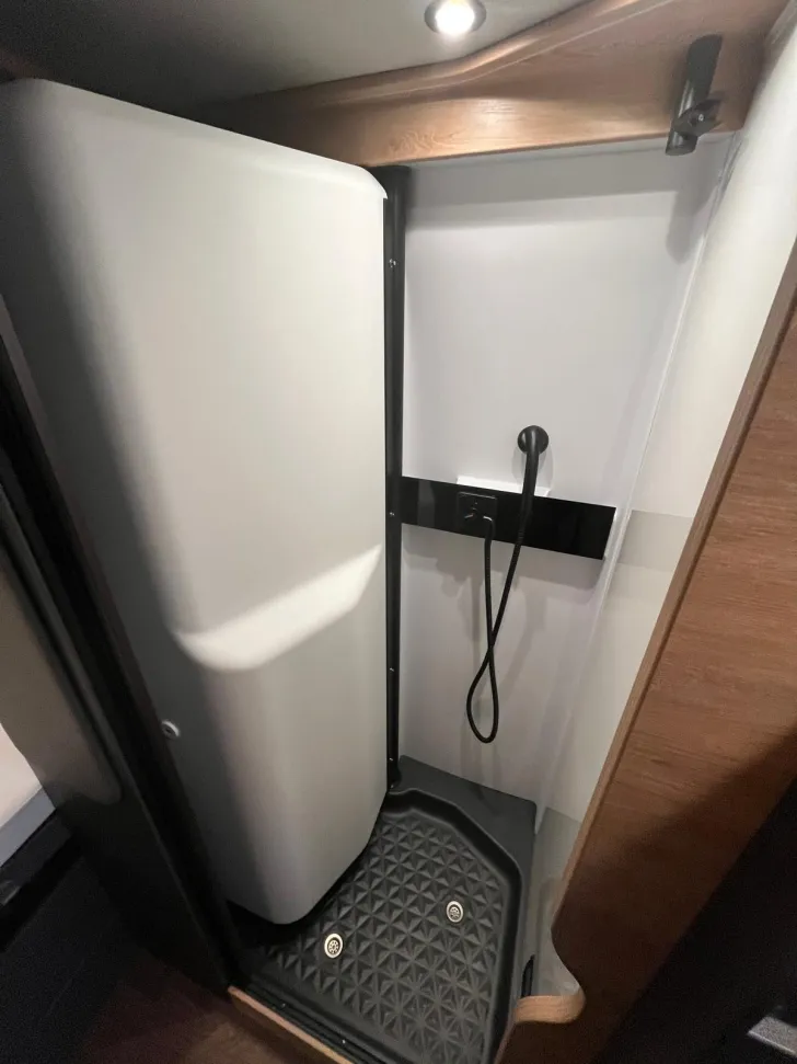 Fahrzeugbild Knaus BoxLife 600 MQ Platinum Selection Automatik, Aufstelldach, #17