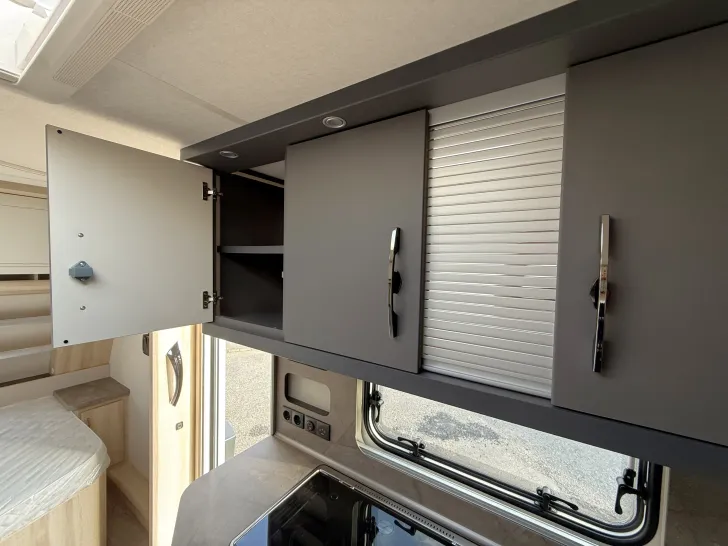 Fahrzeugbild Hobby De Luxe 545 KMF 2000 kg 3-er Etagenbett #19
