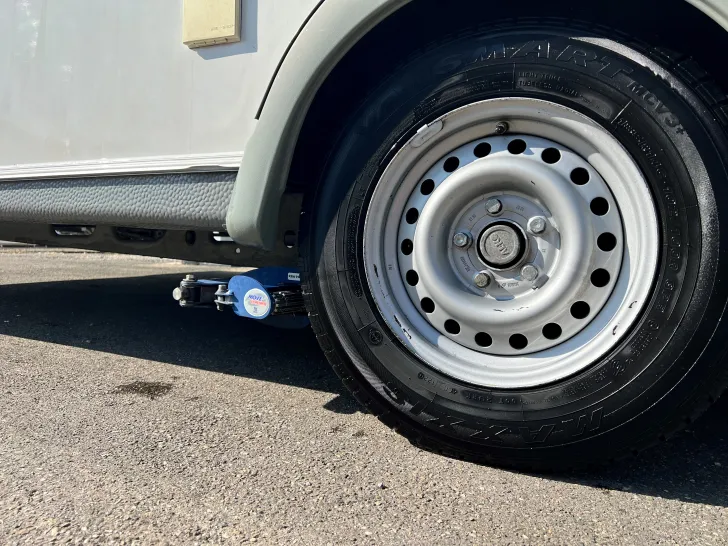 Fahrzeugbild Knaus Cheers 500 TF mit Mover+Vorzelt #2