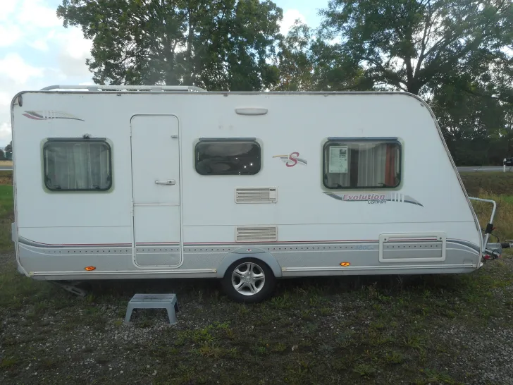 Fahrzeugbild Sterckeman Evolution 460LJ 2. Hand Einzelbett m. Rollrost #1