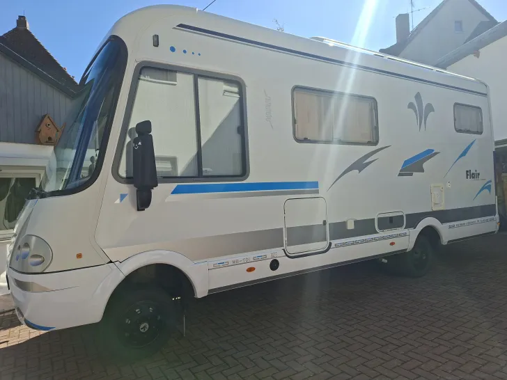 Grundriss Tag Niesmann + Bischoff Flair 6700 I TA Gut gepflegt