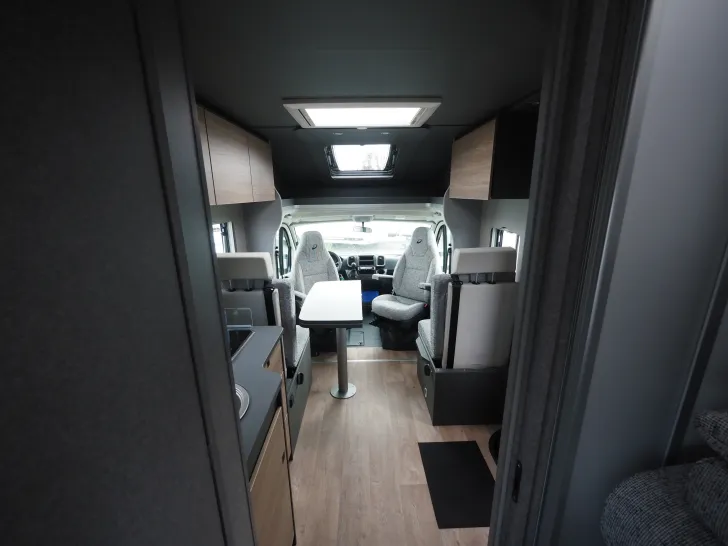 Fahrzeugbild Dethleffs Trend T 7057 DBL, Automatik, Loungesitzgruppe #17
