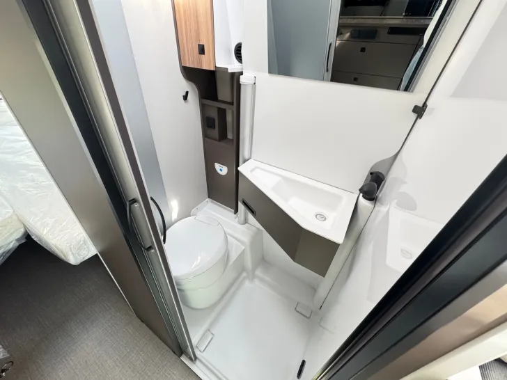 Fahrzeugbild Bürstner B66 640 C Rückfahrkamera #13