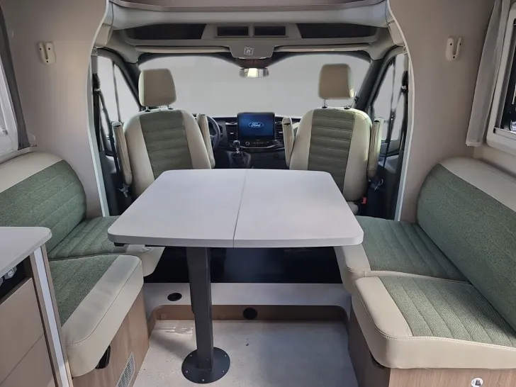 Fahrzeugbild Carado Edition27 T Ford 457 Messeaussteller mit Hubbett #11