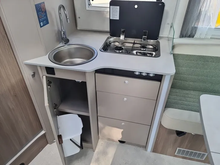 Fahrzeugbild Carado Edition27 T Ford 457 Messeaussteller mit Hubbett #13