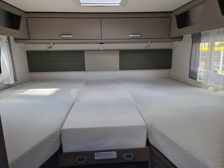 Fahrzeugbild Carado Edition27 T Ford 457 Messeaussteller mit Hubbett #17