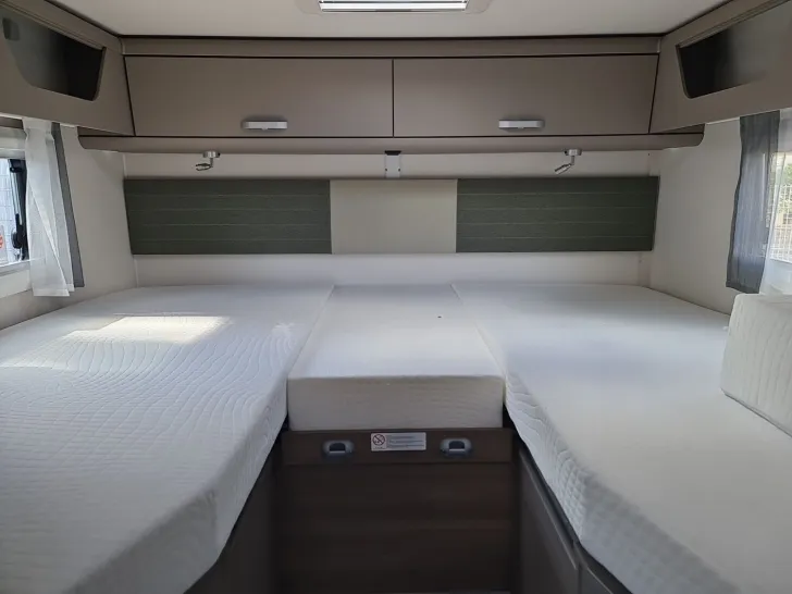 Fahrzeugbild Carado Edition27 T Ford 457 Messeaussteller mit Hubbett #20