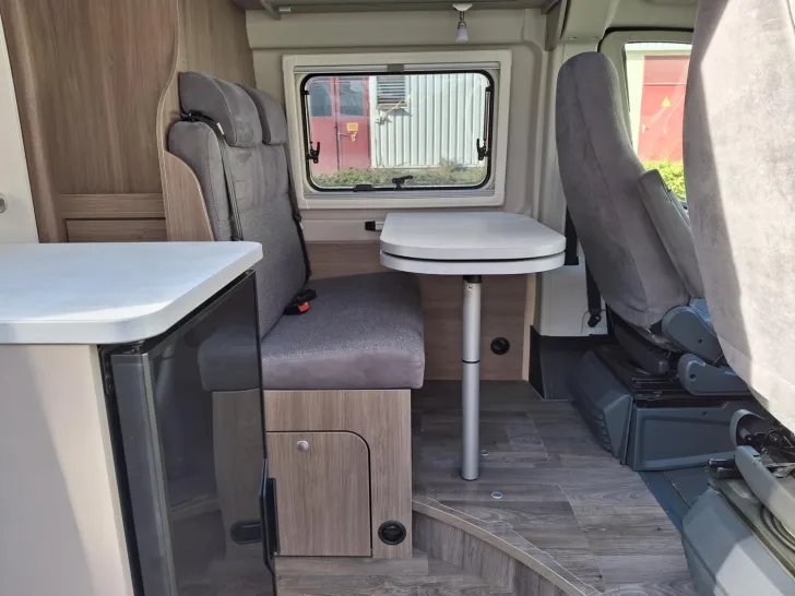 Fahrzeugbild Carado pro CV 600 AHK, Aufstelldach, Automatik #12