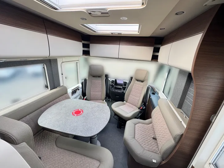 Fahrzeugbild Carthago chic c-line I 4.9 LE *180PS*SuperPaket*4,5 to. #8